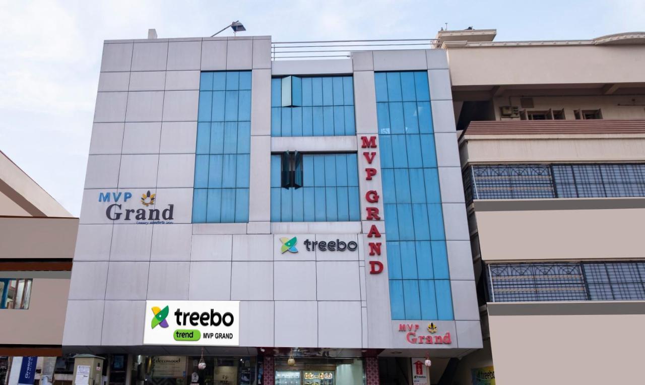 Отель Treebo Mvp Grand Вишакхапатнам Экстерьер фото
